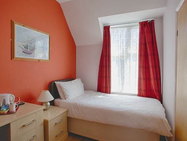 Imagen de la habitación del Hotel Gable End. Foto 5
