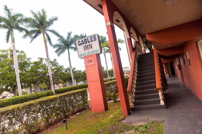Imagen de los exteriores del Hotel Gables Inn. Foto 12