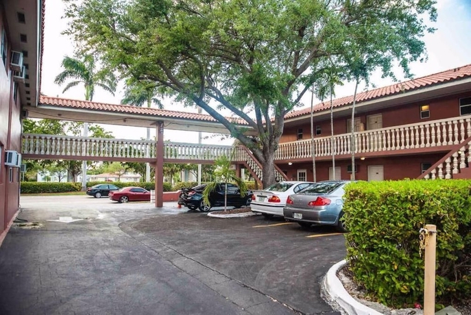 Imagen de los exteriores del Hotel Gables Inn. Foto 15