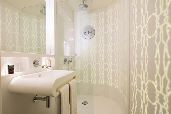 Imagen de la habitación del Hotel Gabriel Paris. Foto 4