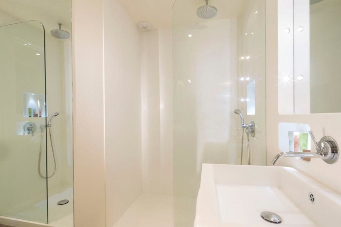 Imagen de la habitación del Hotel Gabriel Paris. Foto 5