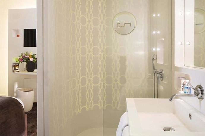 Imagen de la habitación del Hotel Gabriel Paris. Foto 6