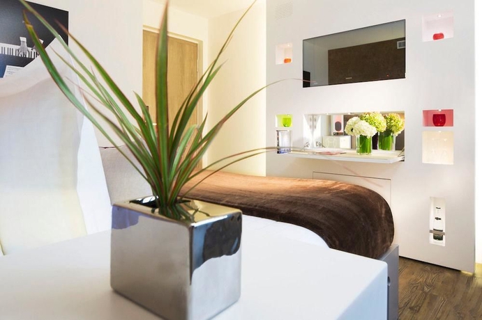 Imagen de la habitación del Hotel Gabriel Paris. Foto 8