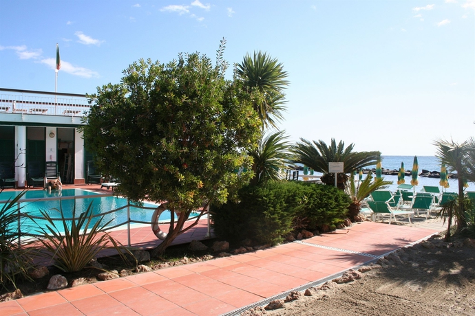 Imagen de la piscina del Hotel Gabriella, Diano Marina. Foto 6