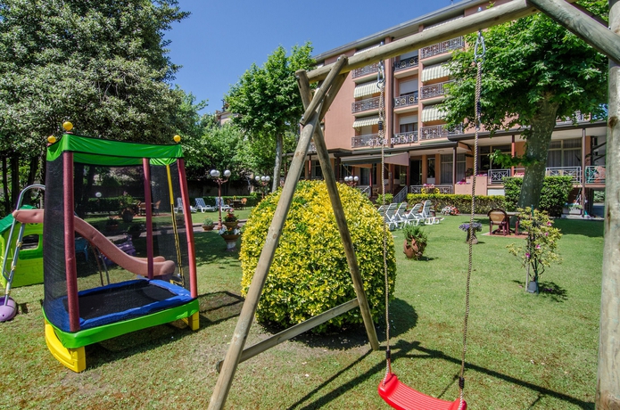 Imagen de los exteriores del Hotel Gabrini. Foto 16