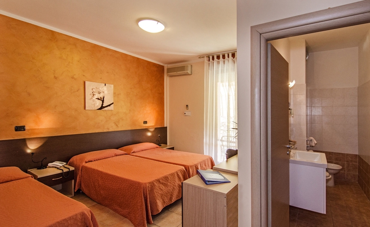 Imagen de la habitación del Hotel Gabrini. Foto 11