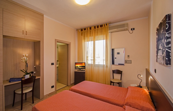 Imagen de la habitación del Hotel Gabrini. Foto 14