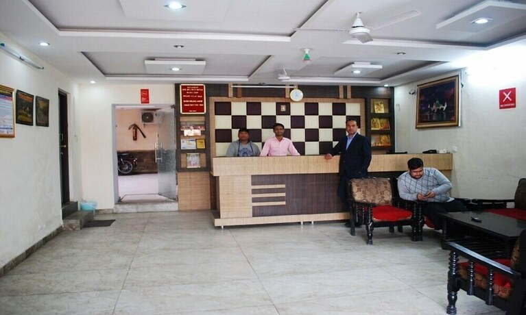 Imagen de los interiores del Hotel Gagandeep. Foto 27
