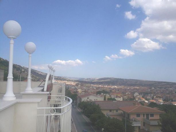 Imagen de los exteriores del Hotel Gaggiano. Foto 16