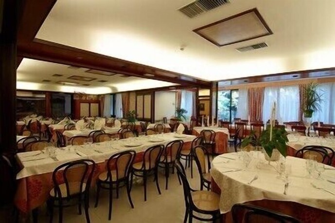 Imagen del bar/restaurante del Hotel Gaggiano. Foto 5