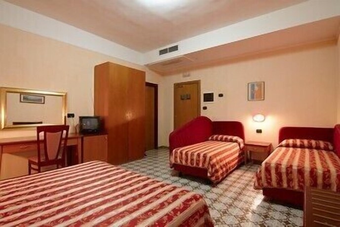 Imagen de la habitación del Hotel Gaggiano. Foto 15