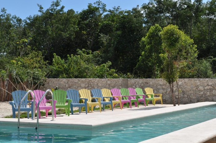 Imagen de la piscina del Hotel Gaia. Foto 16