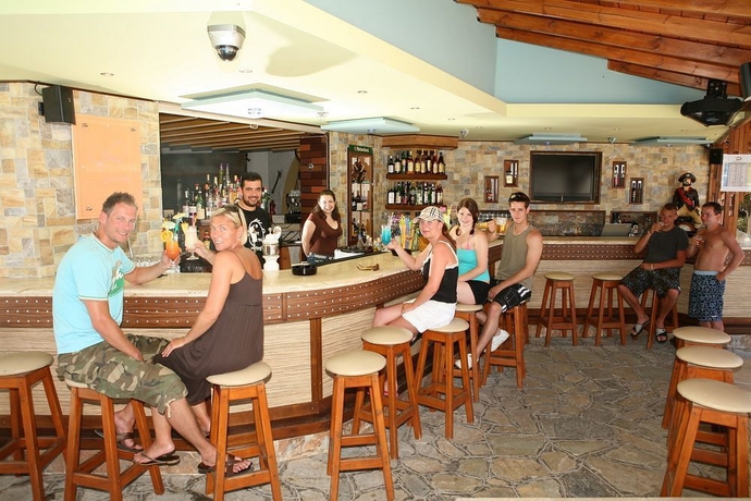 Imagen del bar/restaurante del Hotel Gaia Garden. Foto 3