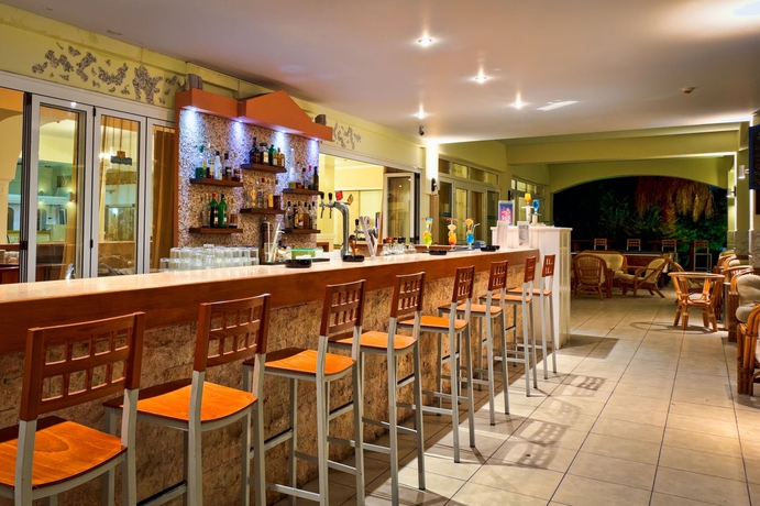 Imagen del bar/restaurante del Hotel Gaia Royal. Foto 2