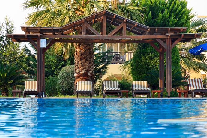 Imagen de la piscina del Hotel Gaia Royal. Foto 14