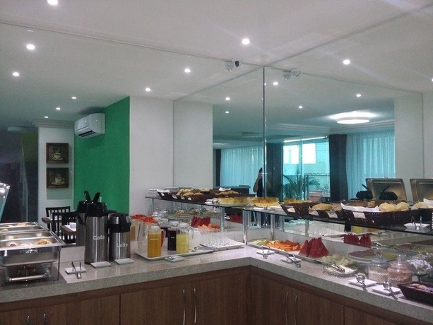 Imagen del bar/restaurante del Hotel Gaia Suites Maca&eacute;. Foto 9