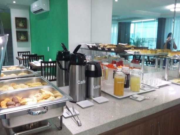 Imagen del bar/restaurante del Hotel Gaia Suites Maca&eacute;. Foto 10
