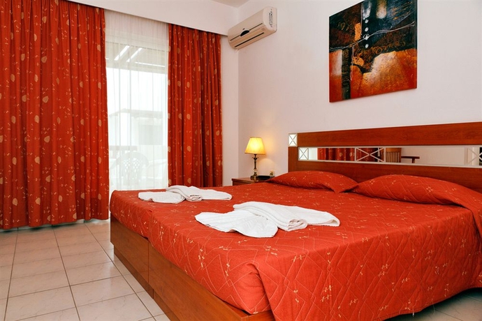 Imagen de la habitación del Hotel Gaia Village. Foto 3