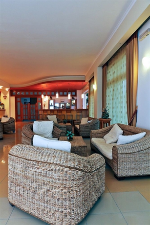 Imagen de los interiores del Hotel Gaia Village. Foto 5