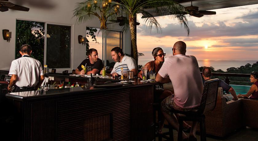 Imagen del bar/restaurante del Hotel Gaia and Reserve - Adults Only. Foto 2