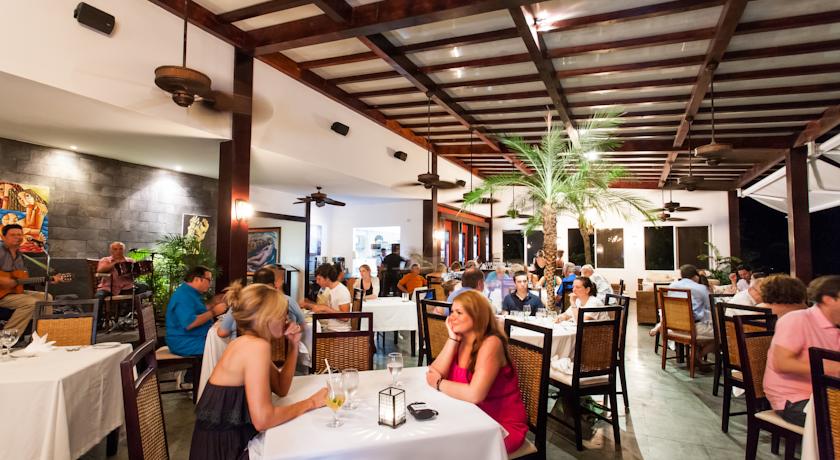 Imagen del bar/restaurante del Hotel Gaia and Reserve - Adults Only. Foto 3