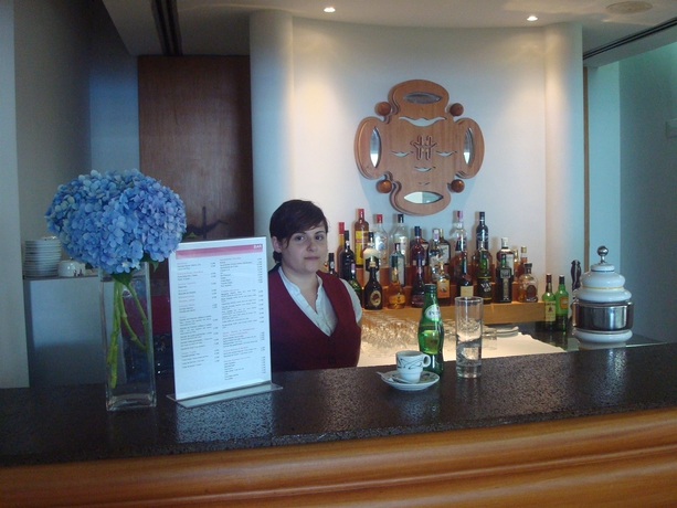 Imagen del bar/restaurante del Hotel Gaivota Azores. Foto 3