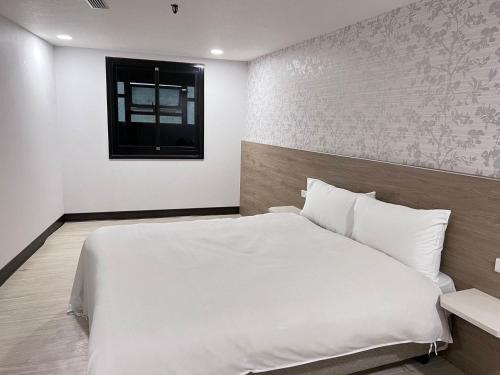 Imagen de la habitación del Hotel Gala Inn. Foto 16