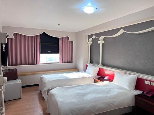 Imagen de la habitación del Hotel Gala Inn. Foto 17