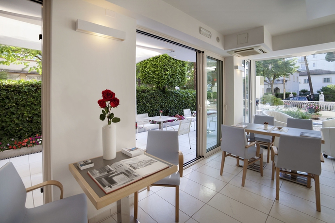 Imagen de los interiores del Hotel Gala, Riccione. Foto 16