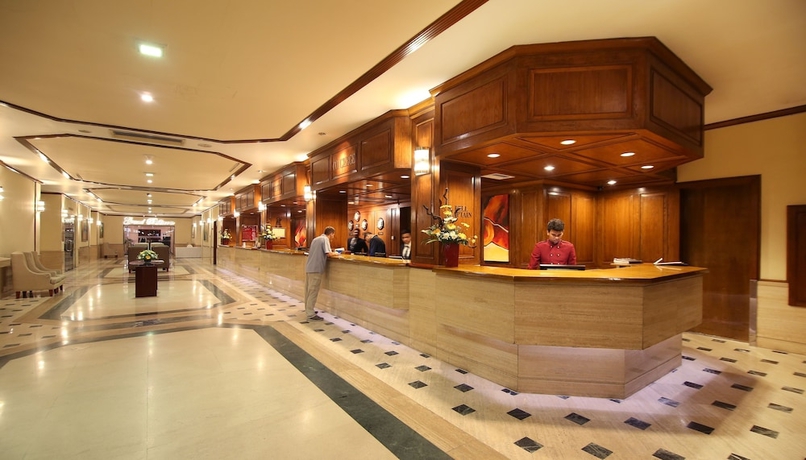 Imagen de los interiores del Hotel Galadari. Foto 19