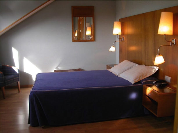 Imagen de la habitación del Hotel Galaico, Collado Villalba. Foto 8