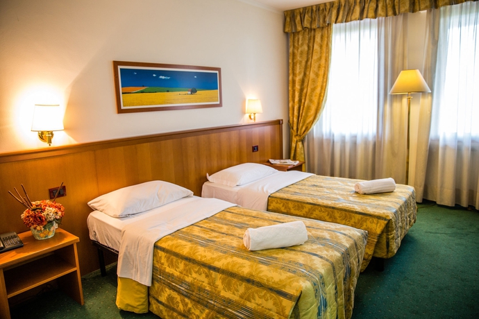 Imagen de la habitación del Hotel Galant. Foto 8