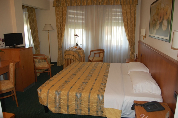 Imagen de la habitación del Hotel Galant. Foto 12