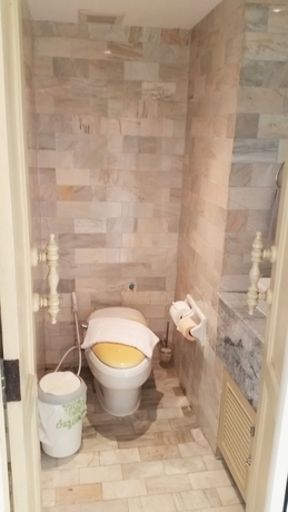 Imagen de la habitación del Hotel Galare Thong Tower. Foto 8