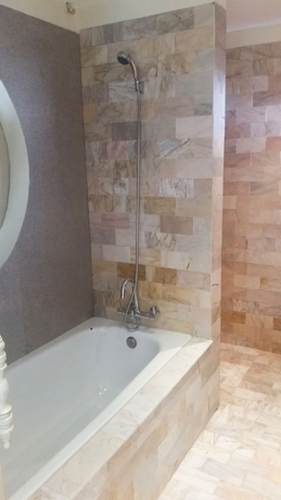 Imagen de la habitación del Hotel Galare Thong Tower. Foto 9