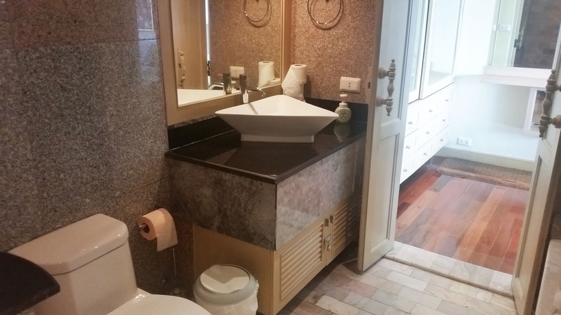 Imagen de la habitación del Hotel Galare Thong Tower. Foto 11