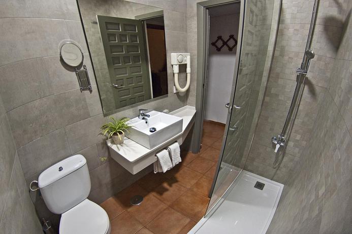 Imagen de la habitación del Hotel Galaroza Sierra. Foto 4