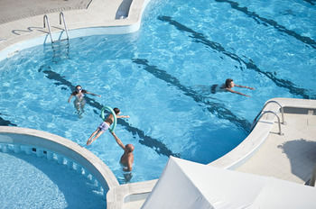 Imagen de la piscina del Hotel Galassia. Foto 9