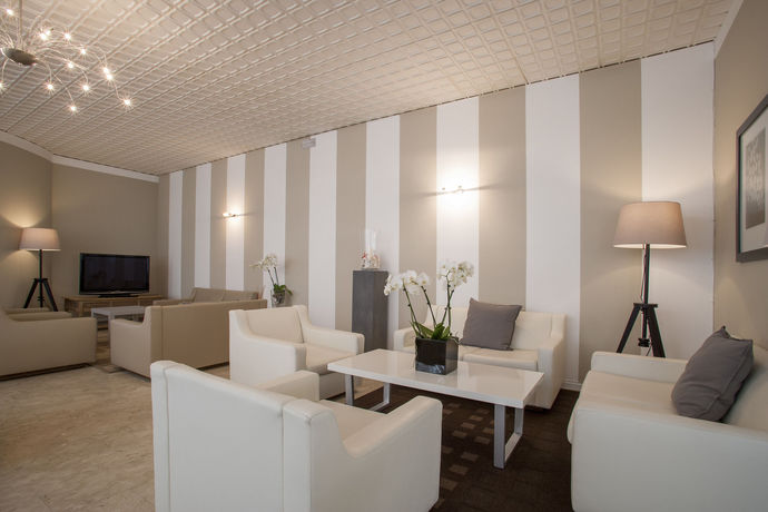 Imagen de los interiores del Hotel Galassia. Foto 7