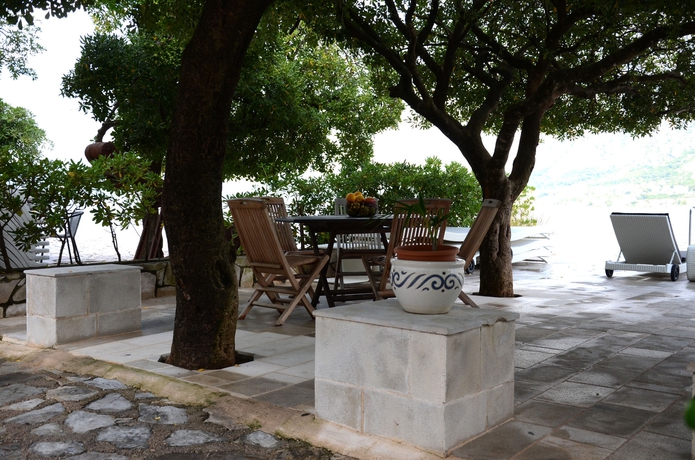 Imagen de los exteriores del Hotel Galathea. Foto 12