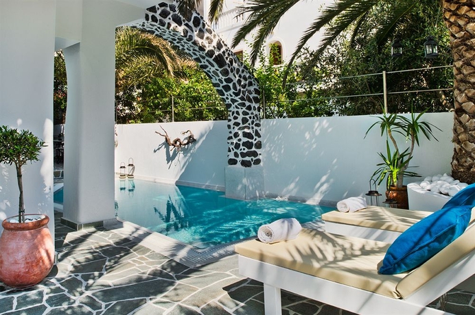 Imagen de la piscina del Hotel Galatia Villas. Foto 9