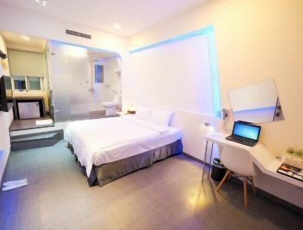 Imagen de la habitación del Hotel Galaxia Business. Foto 16