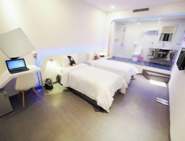 Imagen de la habitación del Hotel Galaxia Business. Foto 19