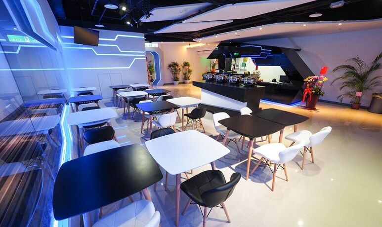 Imagen de los interiores del Hotel Galaxia Business. Foto 32