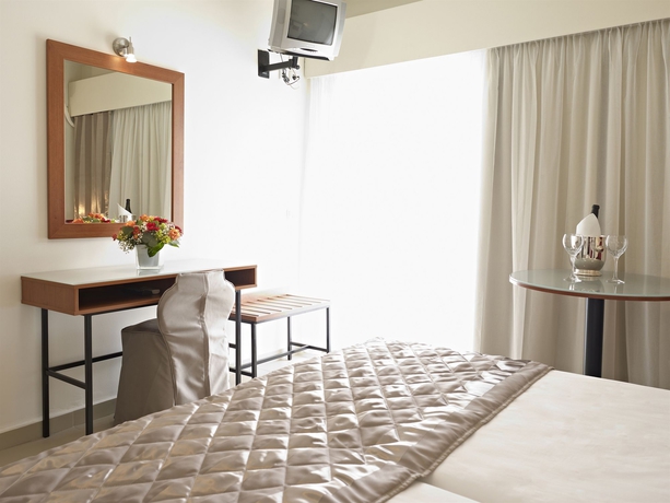 Imagen de la habitación del Hotel Galaxias, Rodas. Foto 4