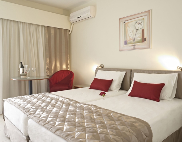 Imagen de la habitación del Hotel Galaxias, Rodas. Foto 10