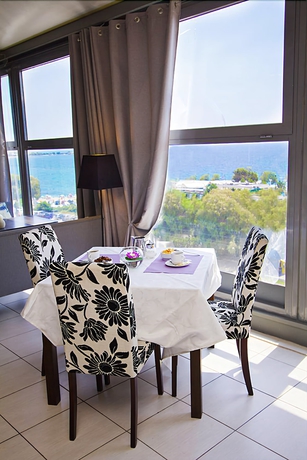 Imagen del bar/restaurante del Hotel Galaxy, Alimos. Foto 2