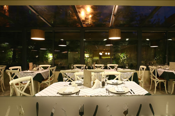 Imagen del bar/restaurante del Hotel Galaxy, Alimos. Foto 3