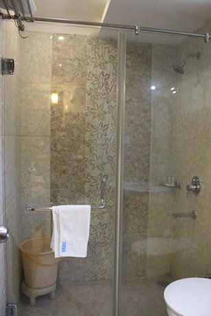 Imagen de la habitación del Hotel Galaxy, Allahabad. Foto 6