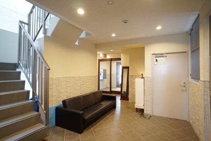 Imagen de los interiores del Hotel Galaxy Apartment, Osaka. Foto 13